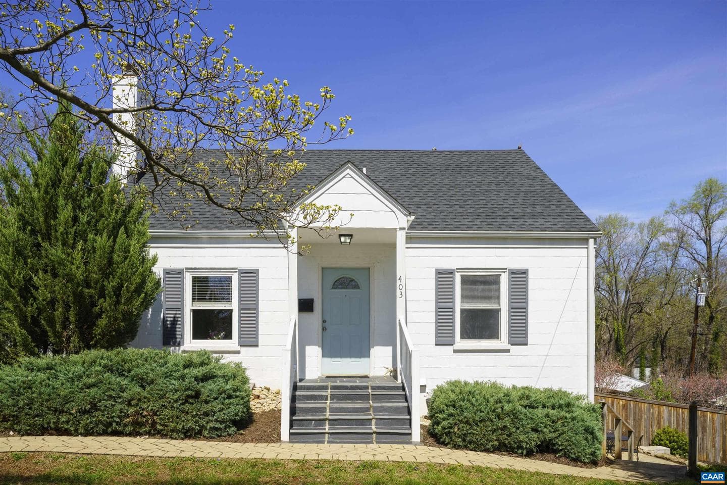 403 Robertson Ave