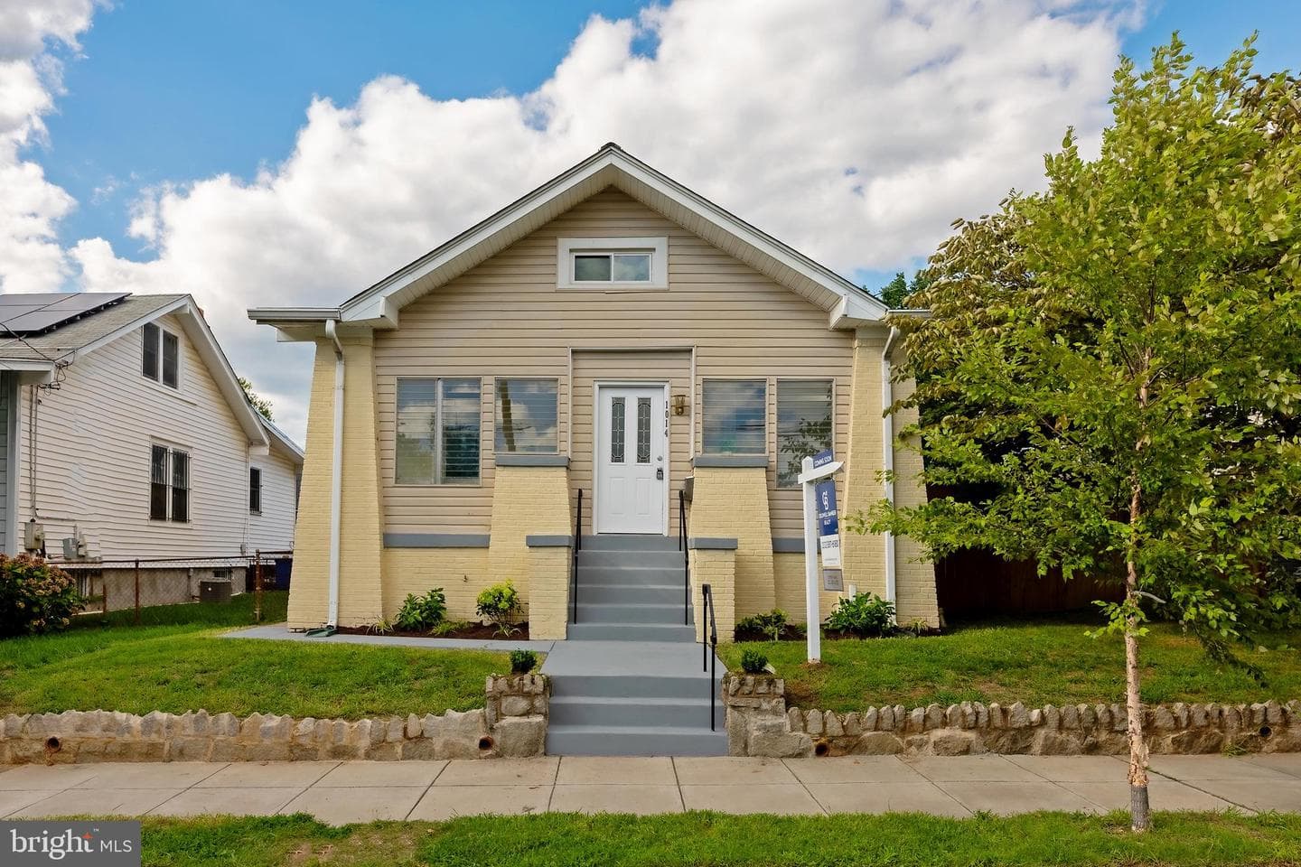 1014 Douglas Street NE photo 1