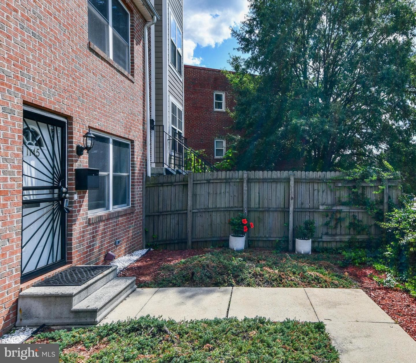 1145 Summit Street NE photo 1