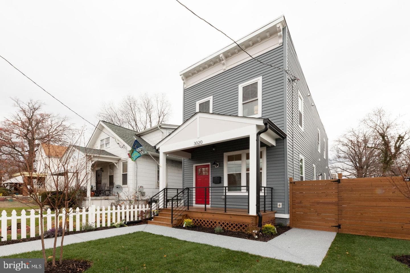 3020 7th Street SE photo 1