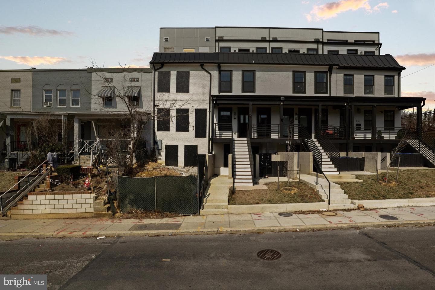 757 Columbia Road NW photo 1