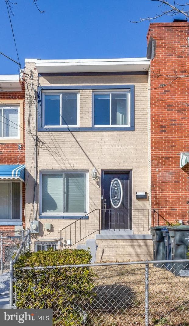 1486 Bangor Street SE photo 1