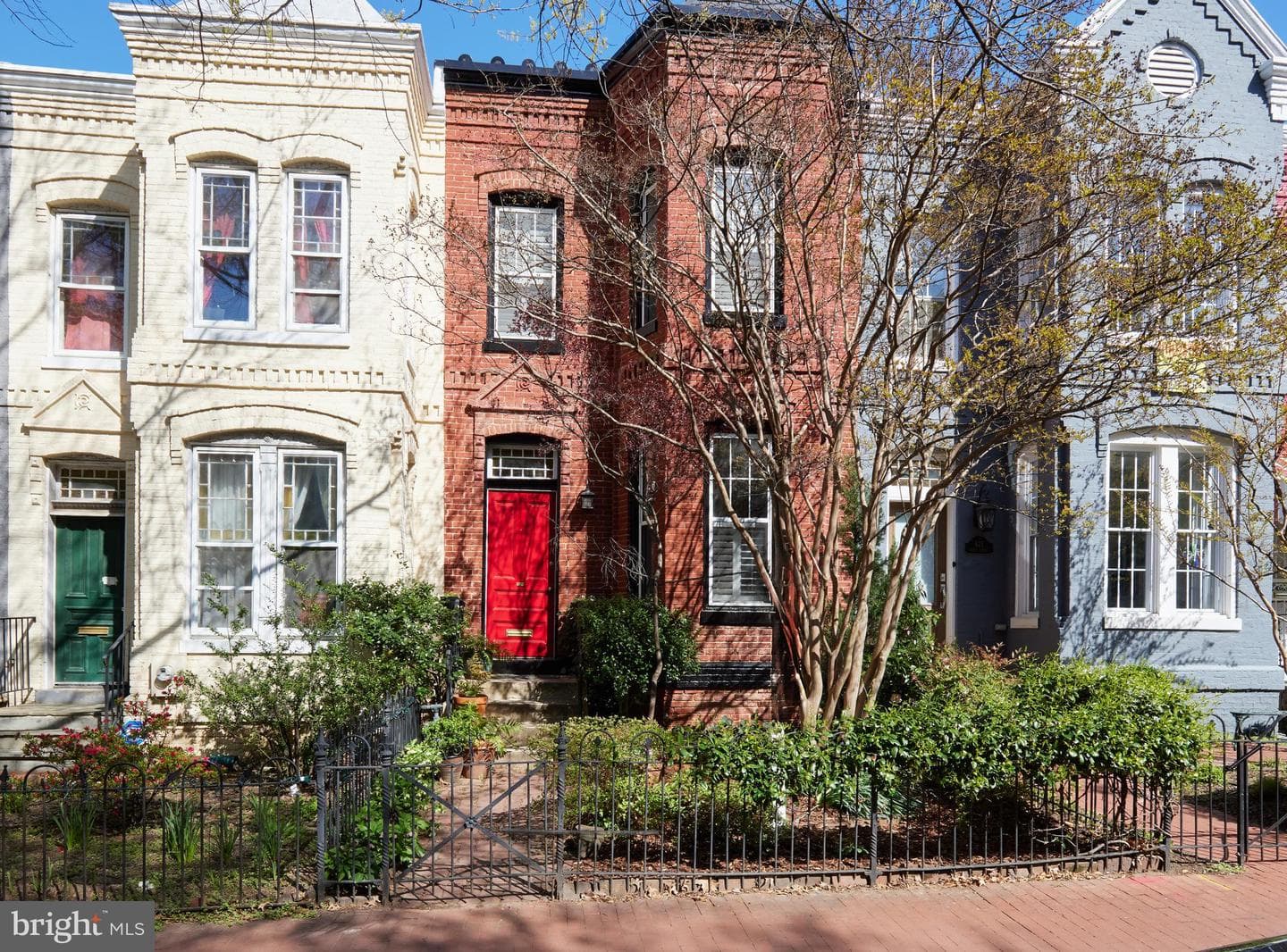 423 3rd Street NE photo 1