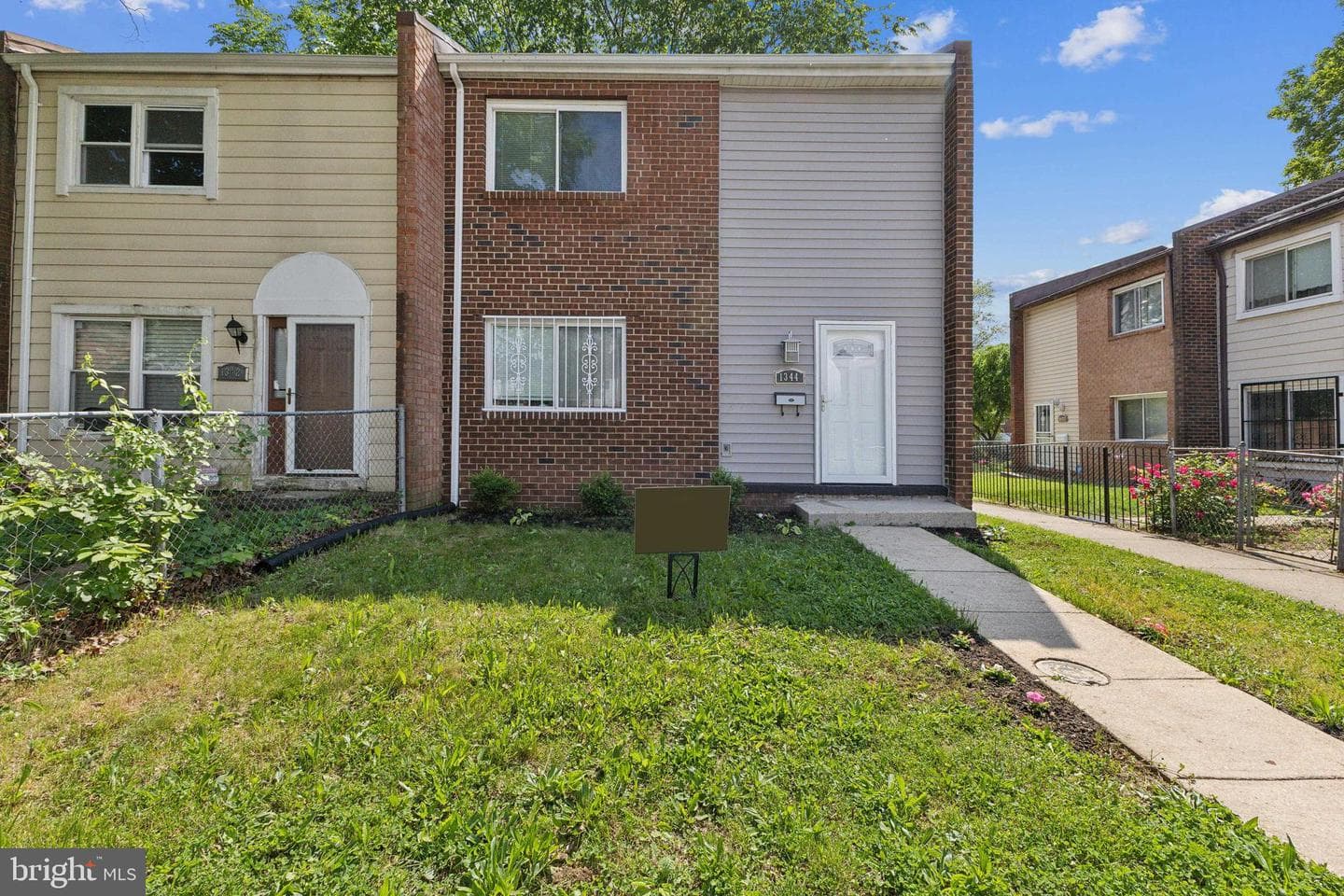 1344 Barnaby Terrace SE photo 1