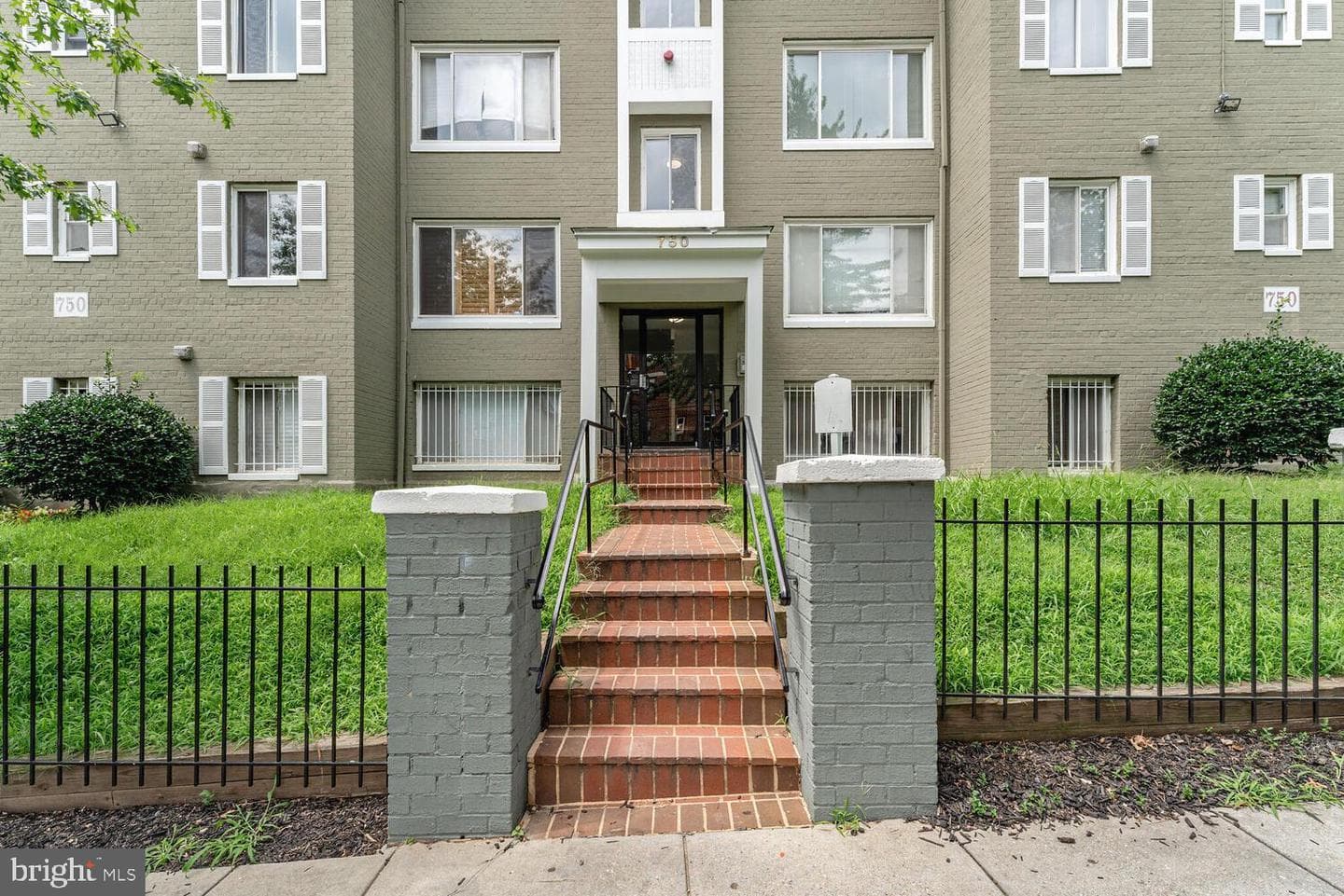 750 Barnaby Street SE #201 photo 1