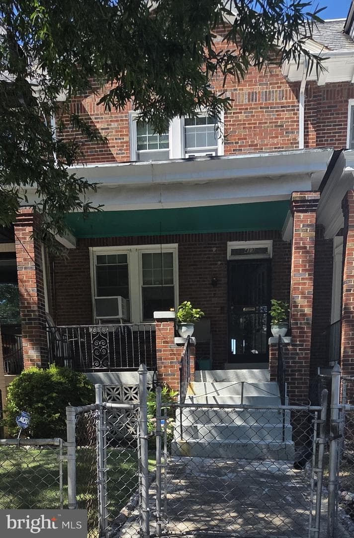 413 Hamilton Street NW photo 1
