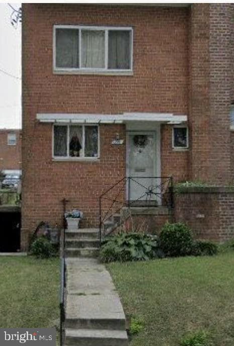 5250 Chillum Place NE photo 1