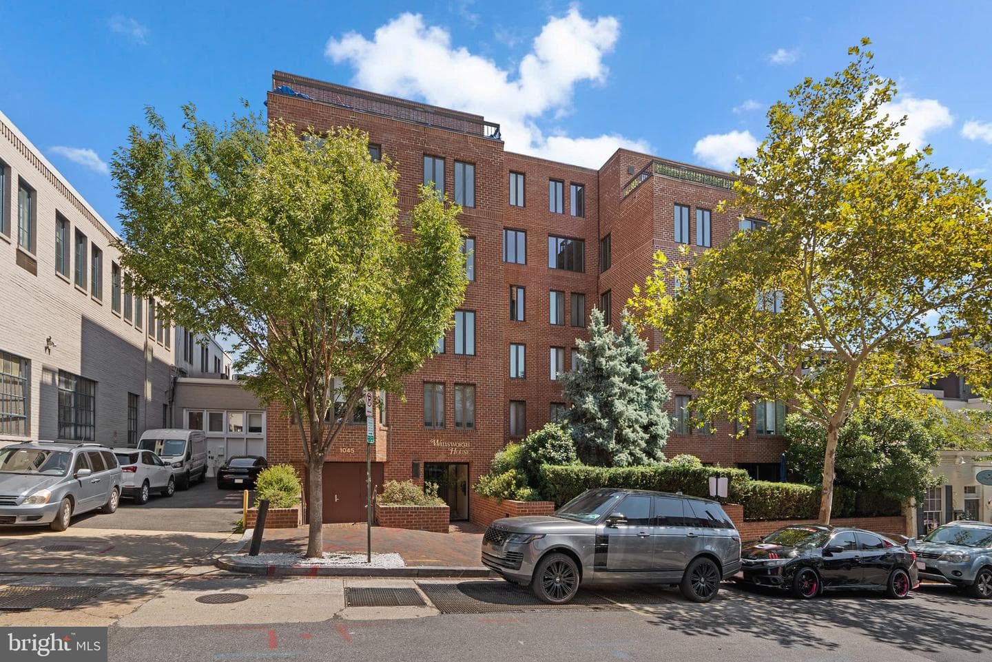 1045 31st Street NW #302 photo 1