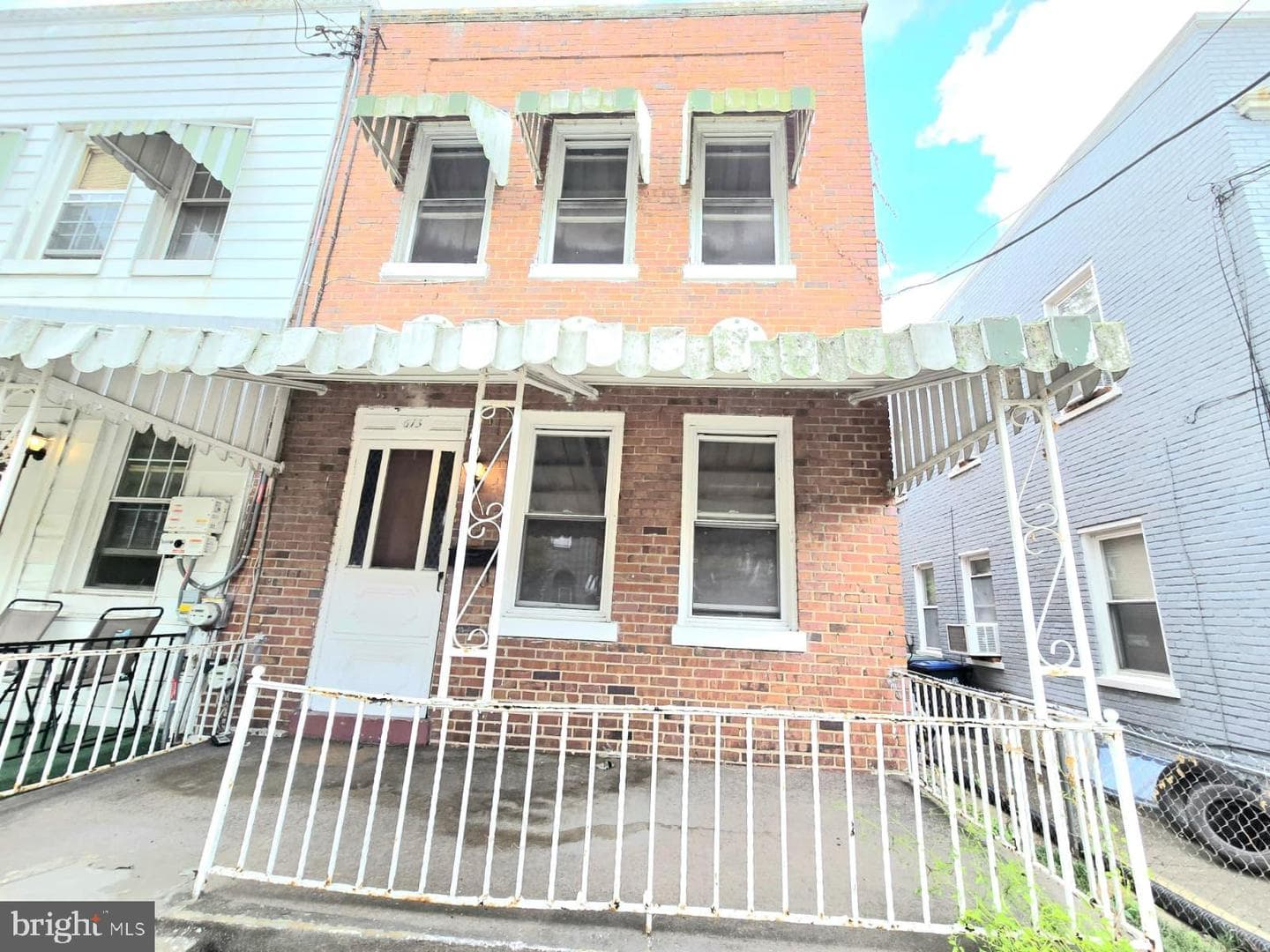 613 Roxboro Place NW photo 1