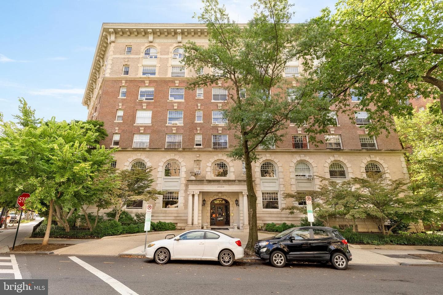 2039 New Hampshire Avenue NW #401 photo 1