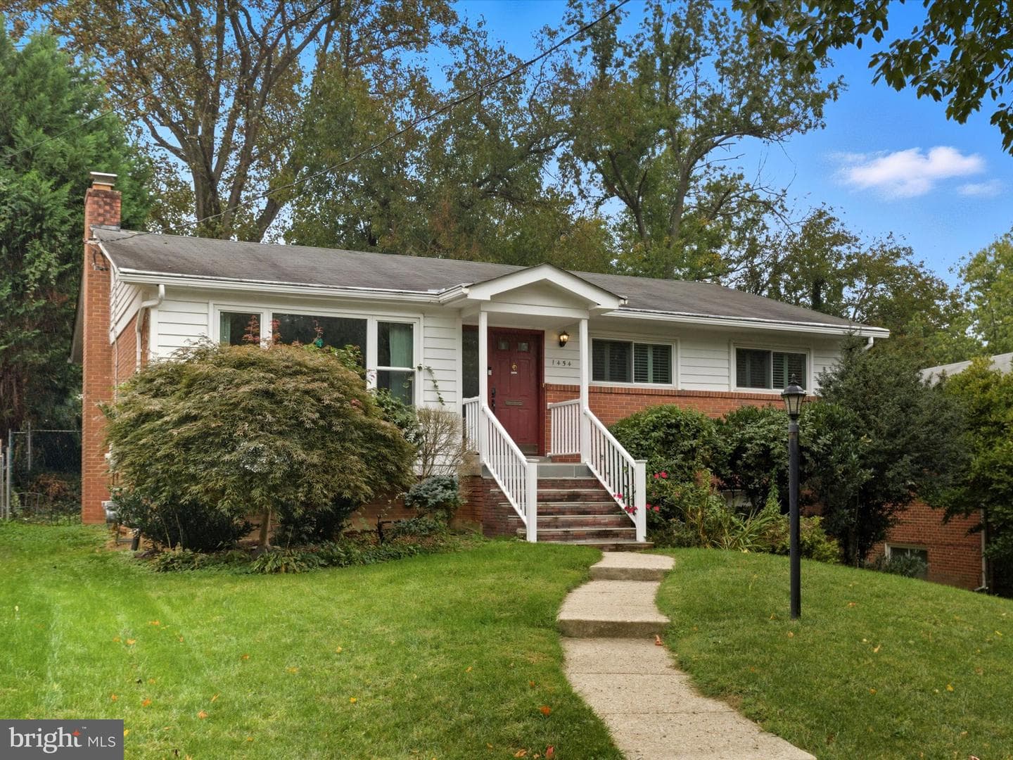 1454 Roxanna Road NW photo 1