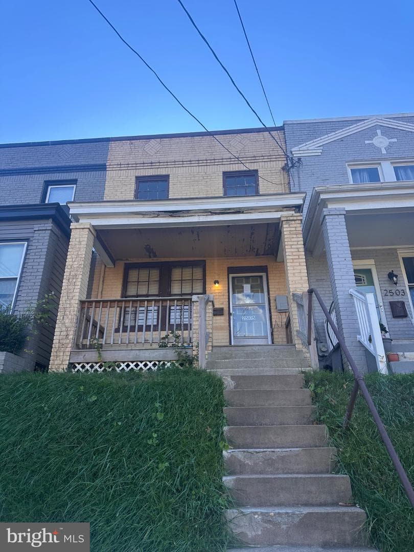 2505 Fairlawn Avenue SE photo 1