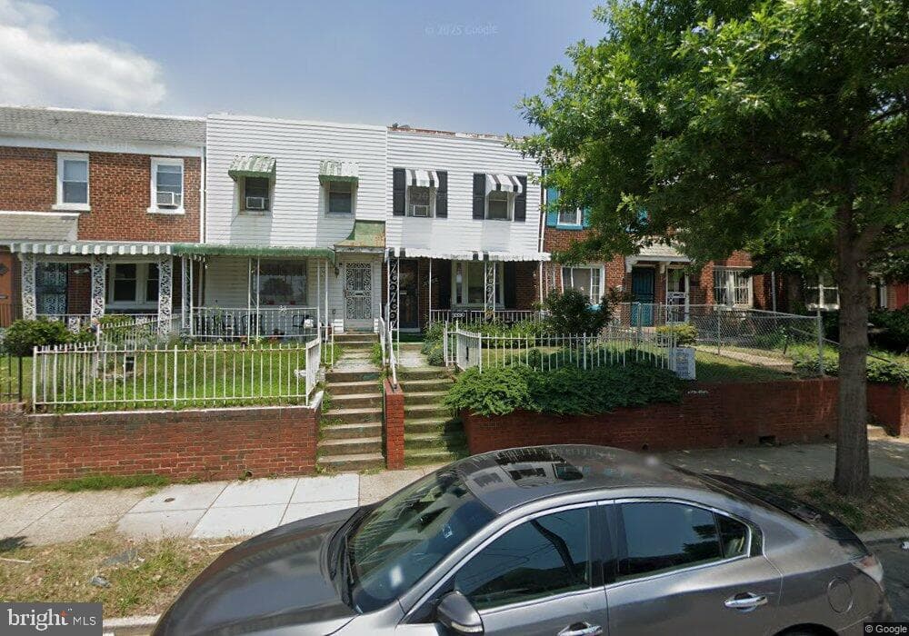 3330 Clay Street NE photo 1