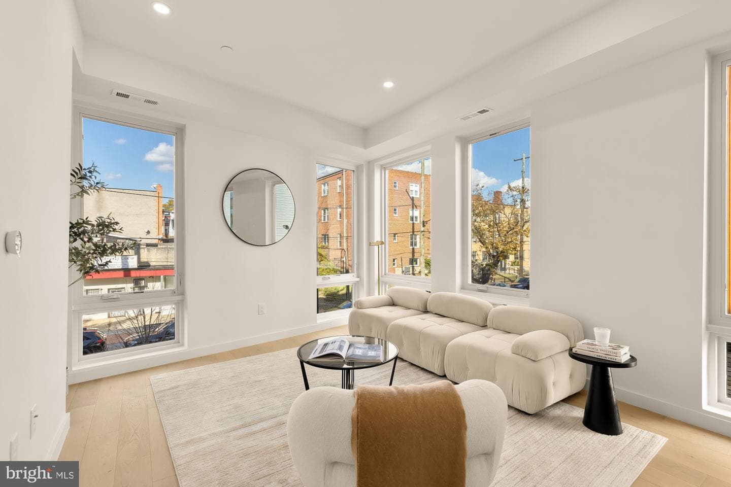 30 Kennedy Street NW #9