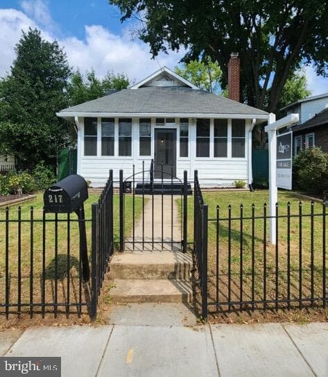 217 Peabody Street NW photo 1