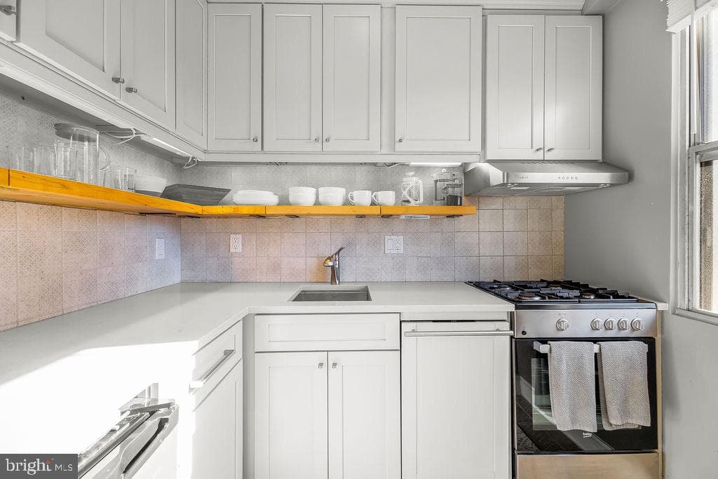 4000 Cathedral Avenue NW #218b, Washington