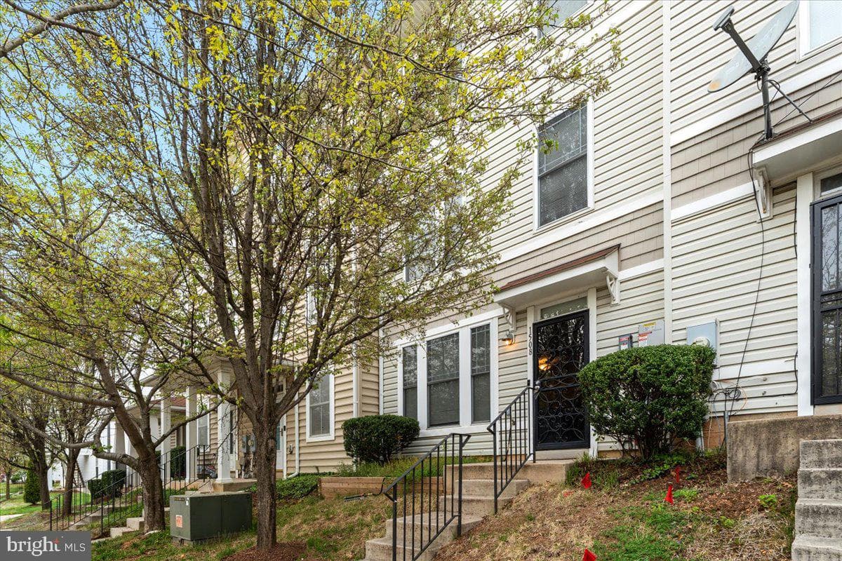1508 Tobias Drive SE photo 1