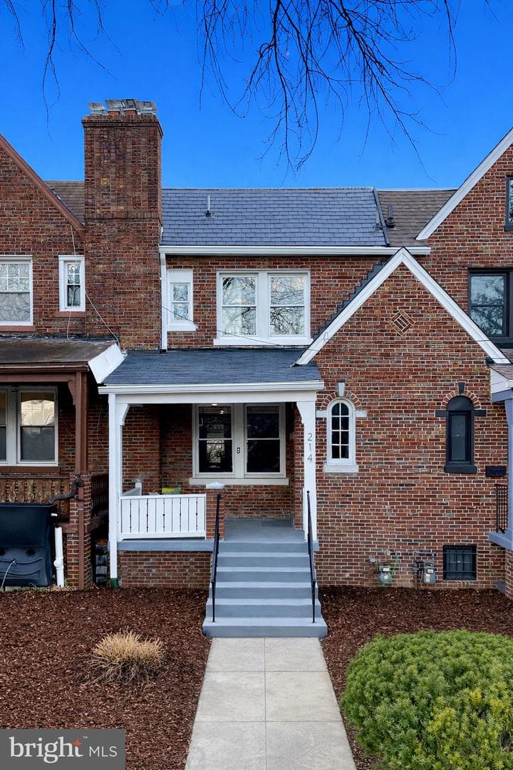 214 Jefferson Street NW photo 1