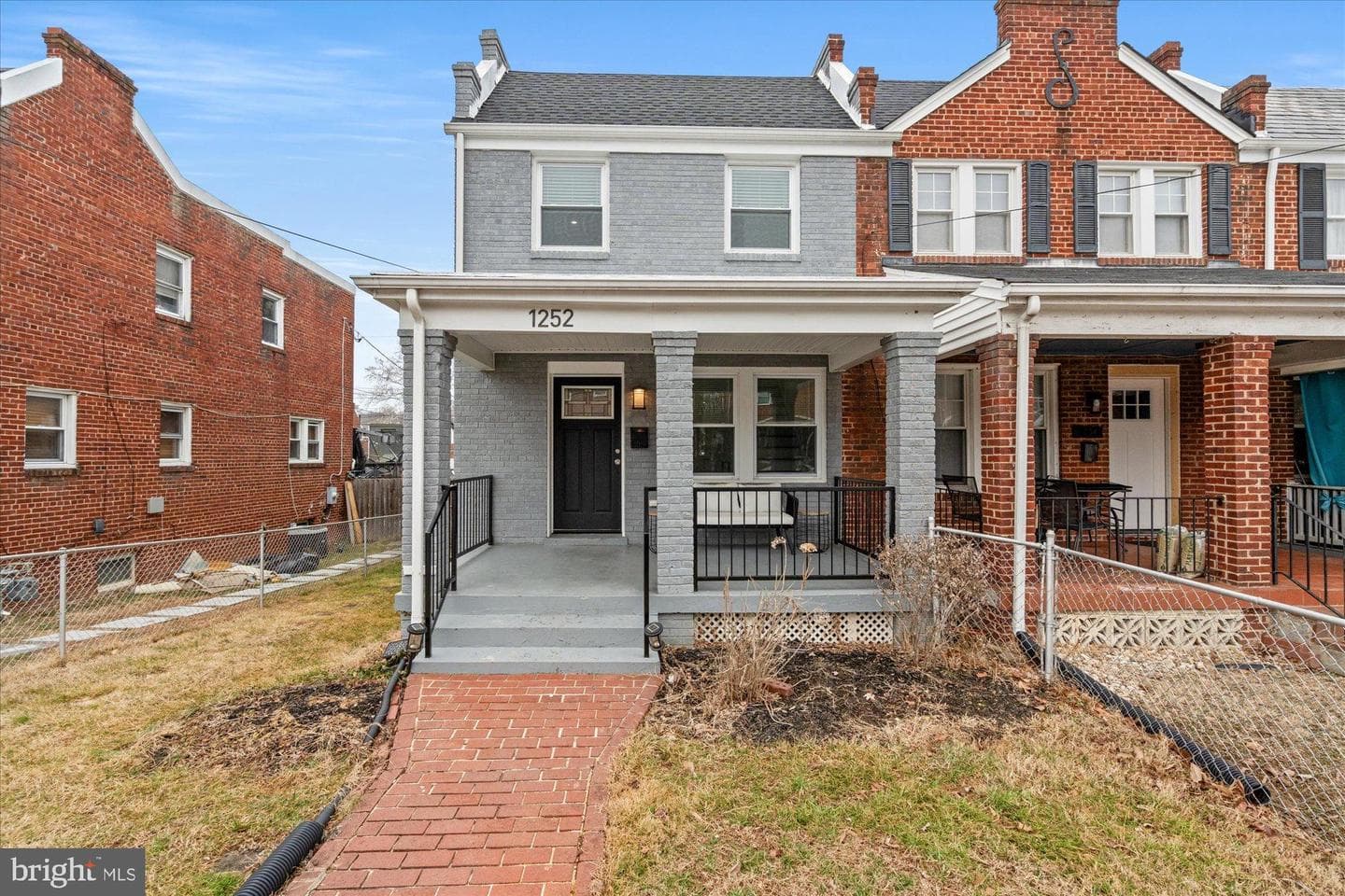 1252 Delafield Place NE photo 1