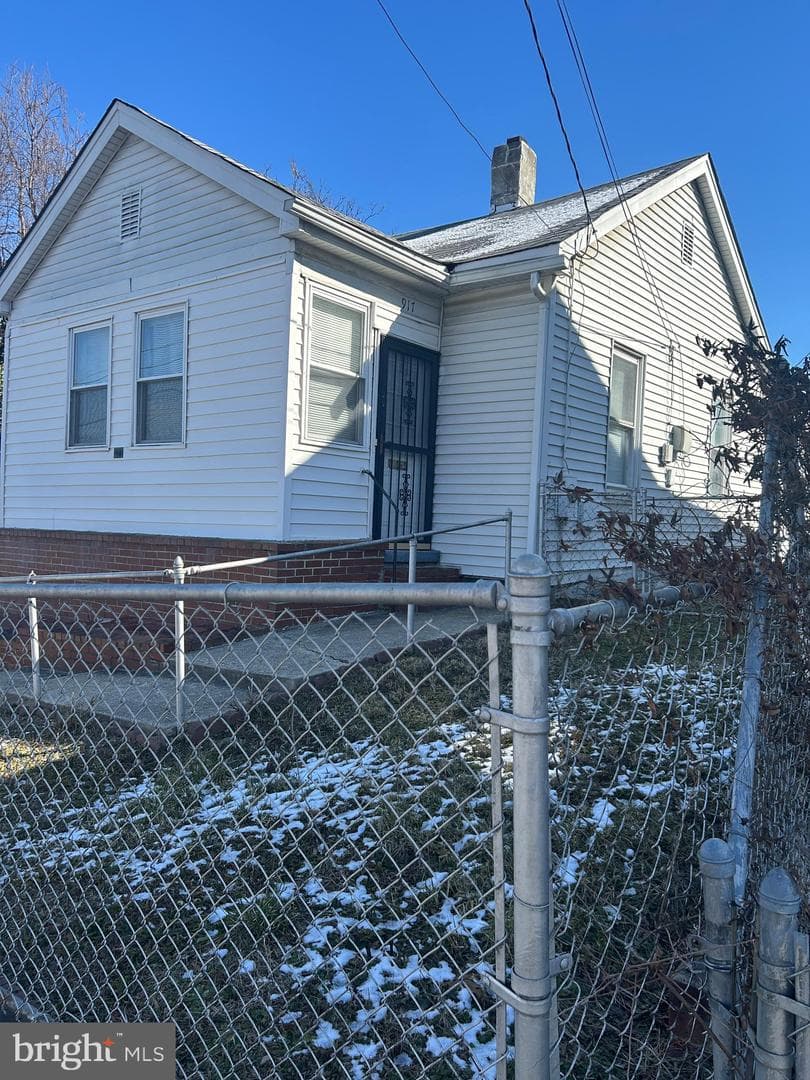 917 47th Place NE