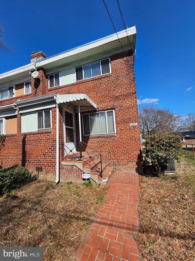 5205 12th Street NE photo 1
