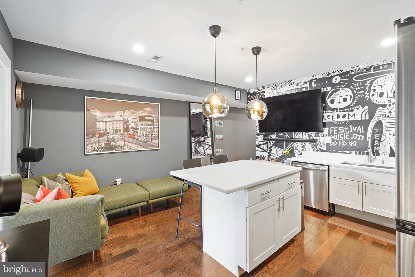 528 Kennedy Street NW #102