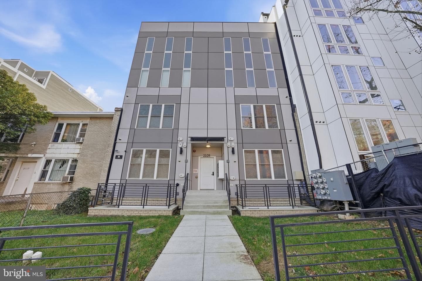 2109 M Street NE #5