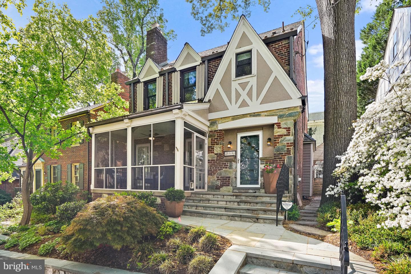 3638 Jocelyn Street NW photo 1