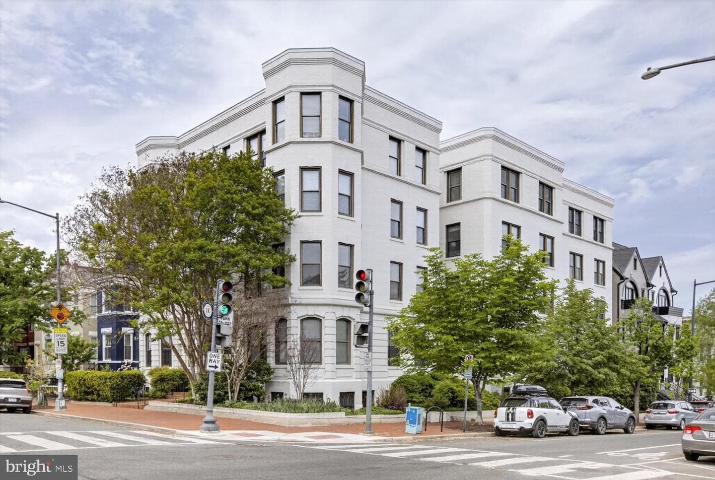 520 E Street NE #205