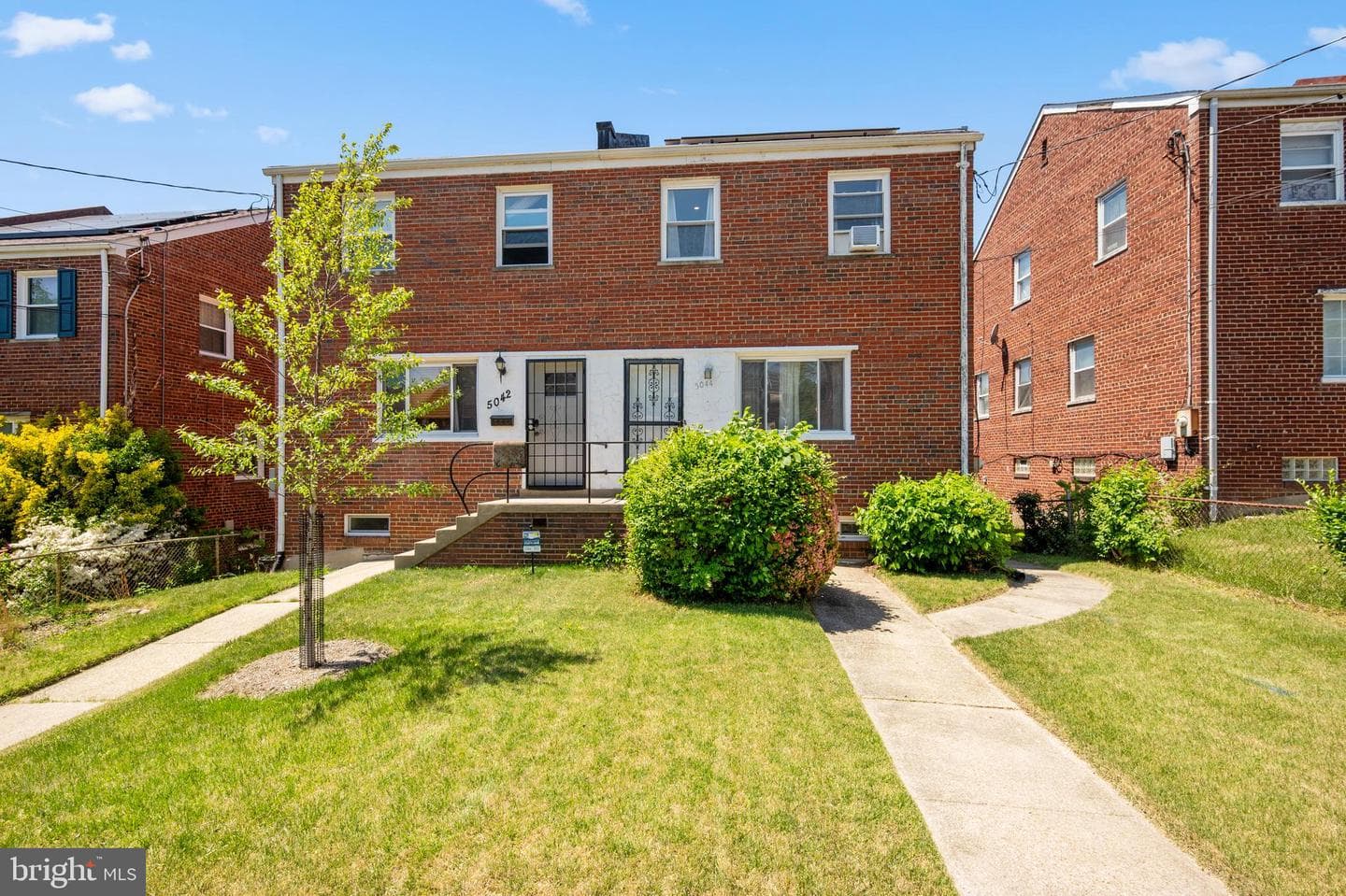 5044 10th Street NE