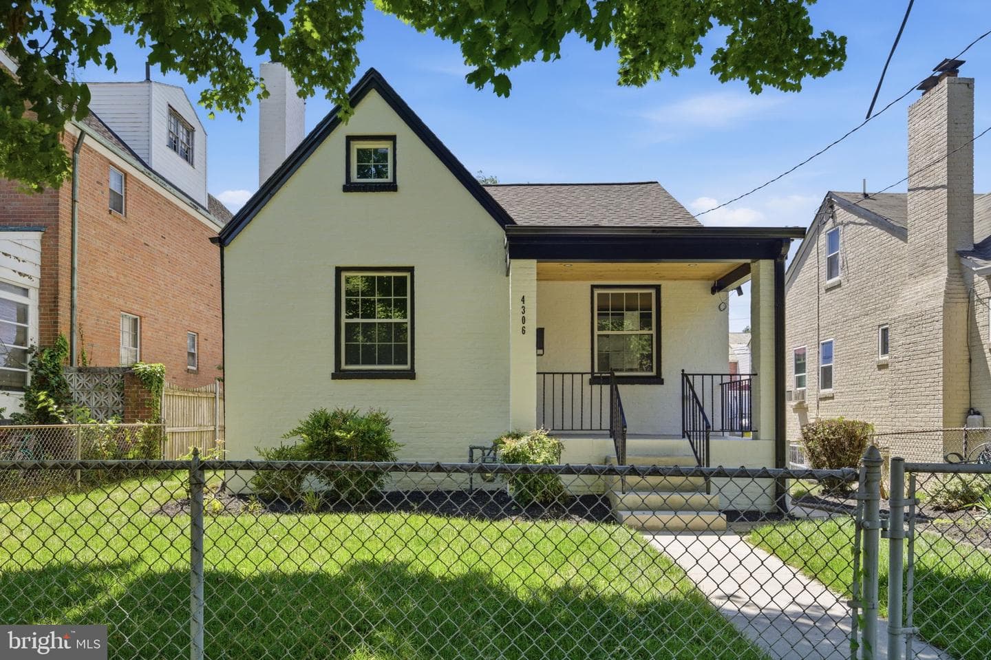4306 22nd Street NE, Washington