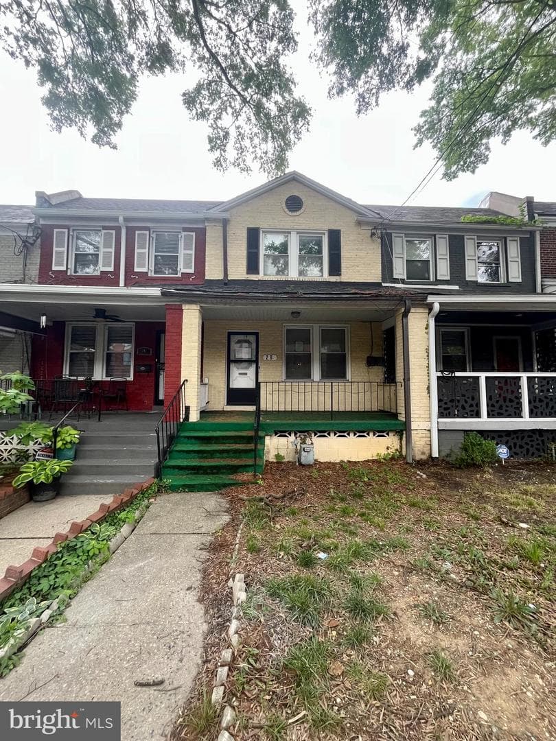 28 Hawaii Avenue NE