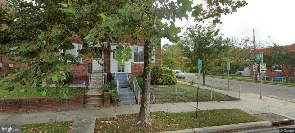 7501 8th Street NW