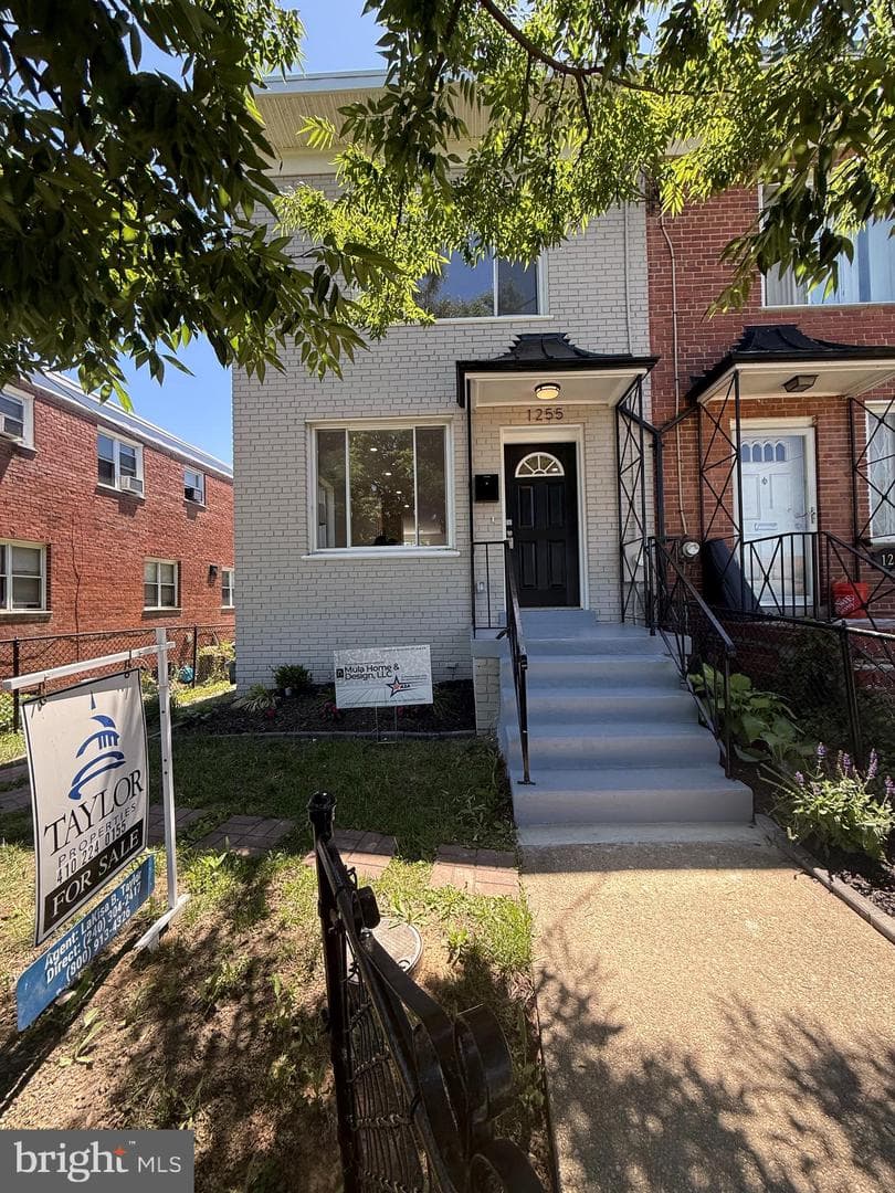 1255 Gallatin Street NE