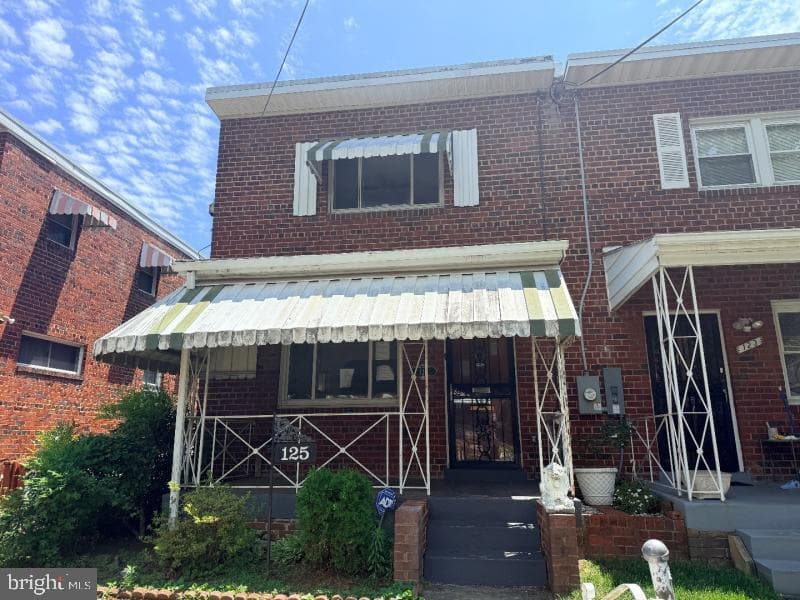 125 48th Place NE photo 1