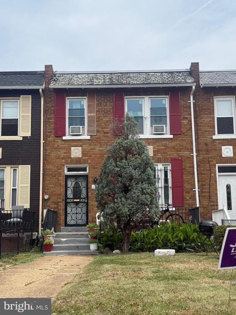 1738 Massachusetts Avenue SE, Washington