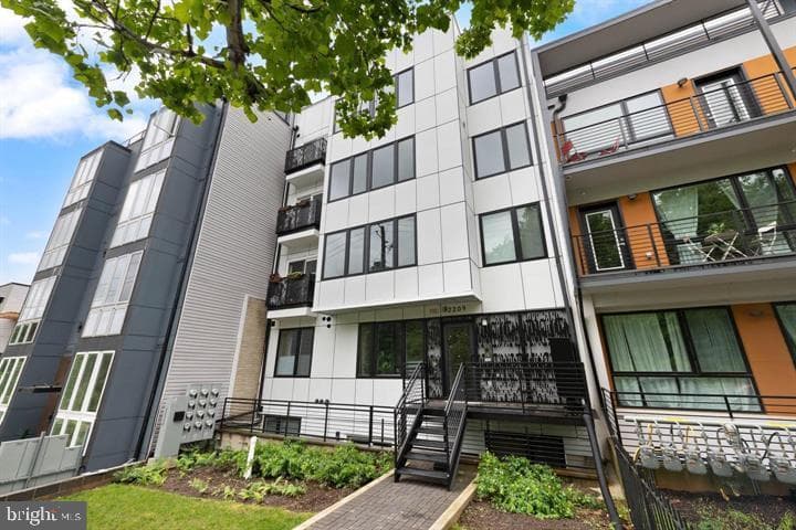 2209 M Street NE #1, Washington