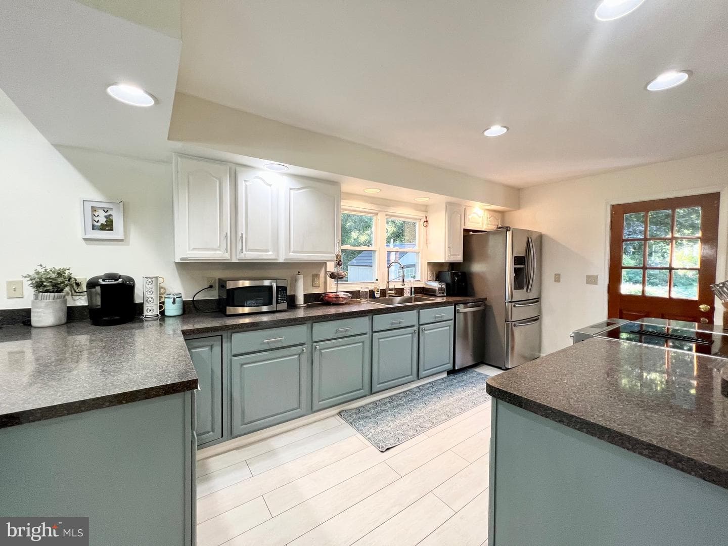 788 Paul Birch Drive photo 1