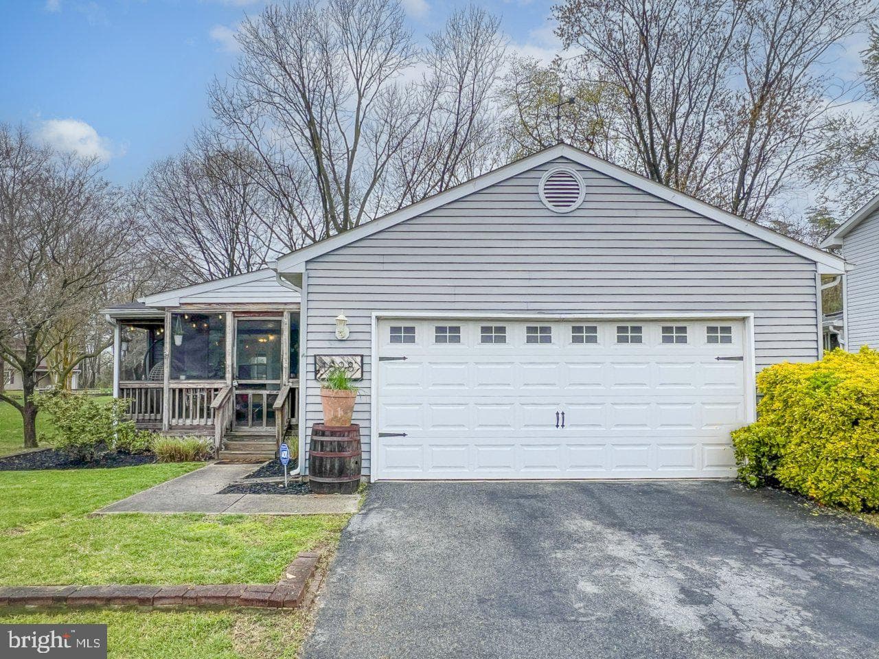 1528 Wampanoag Drive photo 1