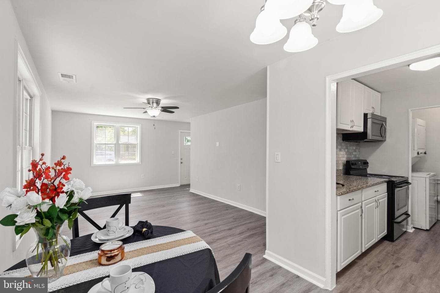1612 Lorimer Road photo 1