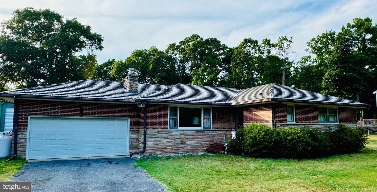 8400 Maryland Road photo 1