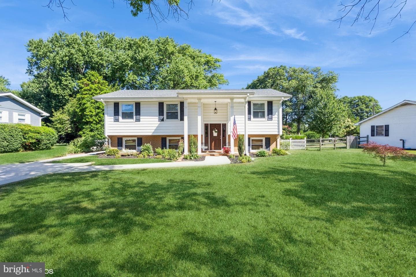 602 Edwards Road photo 1