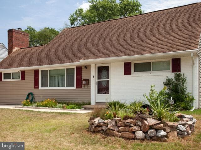 13 Thomas Road photo 1