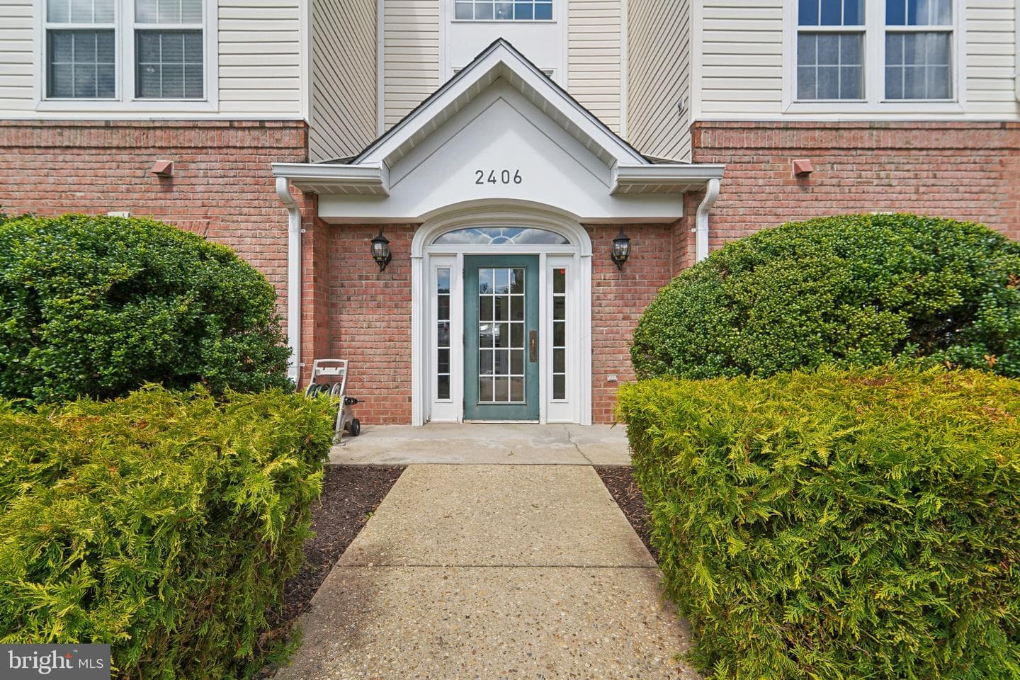 2406 Chestnut Terrace Court #303 photo 1