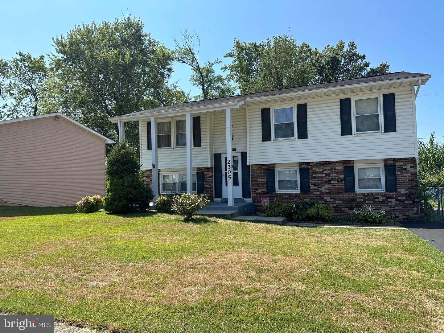 2305 Four Seasons Drive photo 1