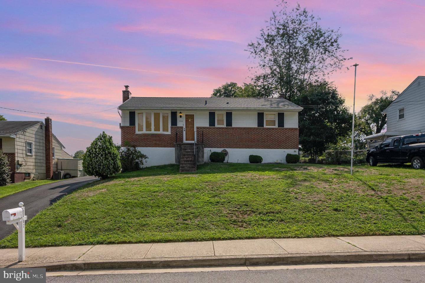 1102 Rosedale Avenue photo 1