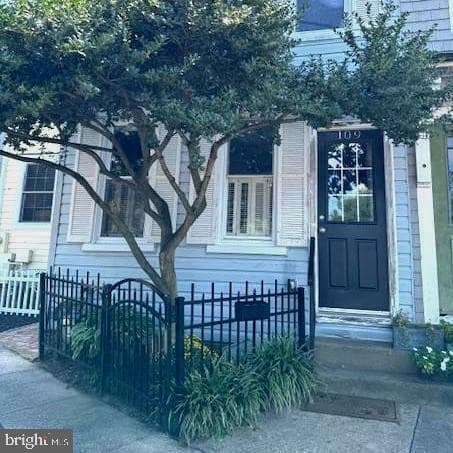 109 Northwest Street photo 1