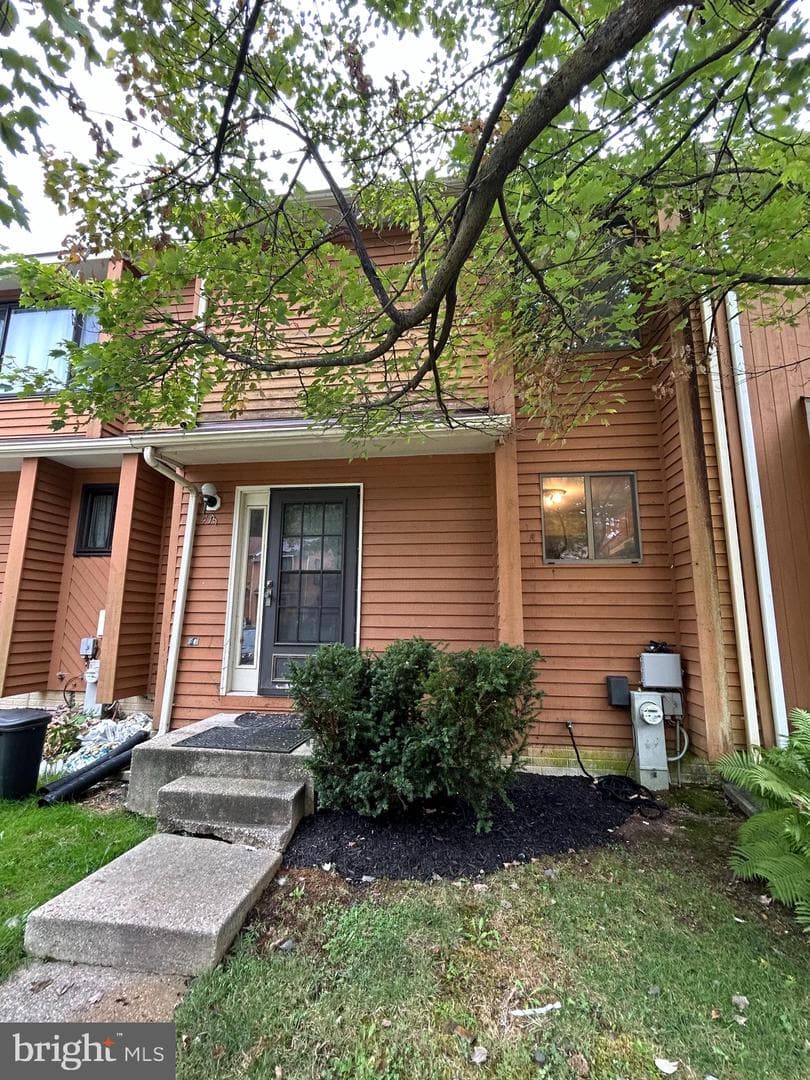 413 Peach Court photo 1