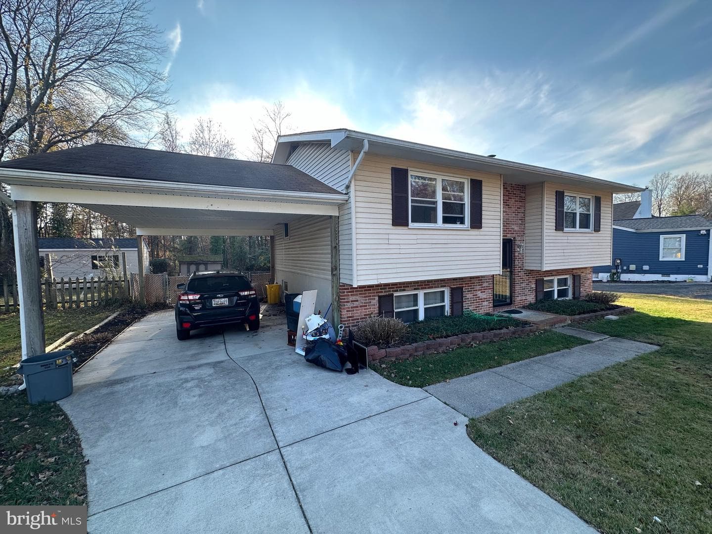 1121 Holmespun Drive photo 1