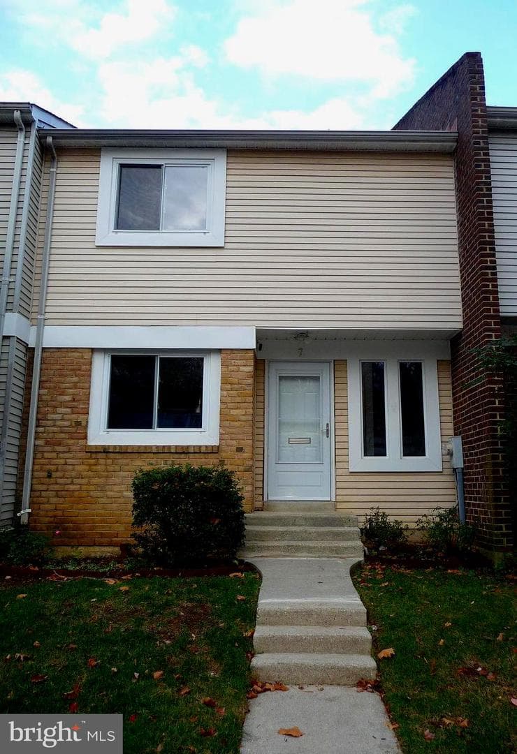 7 Rockwell Court photo 1